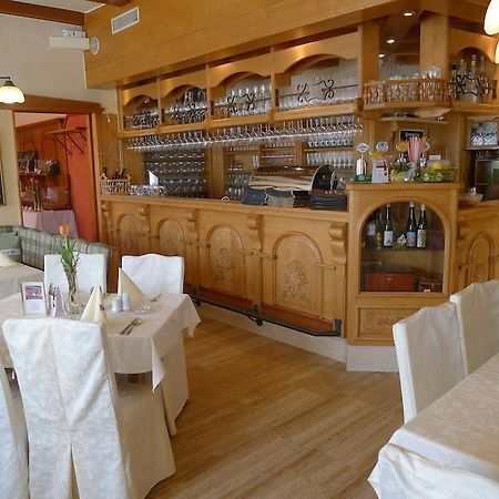 博克“罗特哈恩”酒店 圣珀尔滕 外观 照片