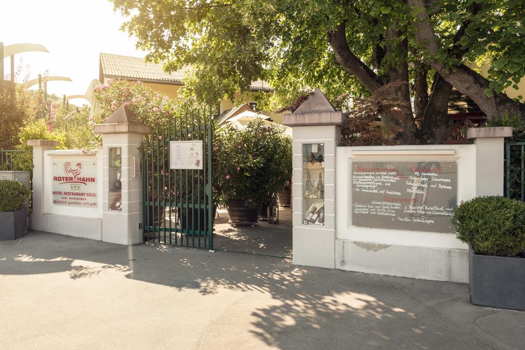 博克“罗特哈恩”酒店 圣珀尔滕 外观 照片