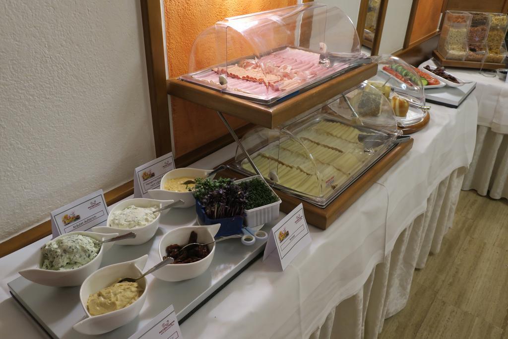 博克“罗特哈恩”酒店 圣珀尔滕 外观 照片